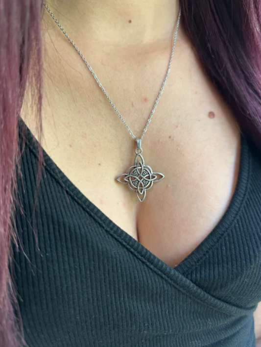 Collier noeud de sorcière